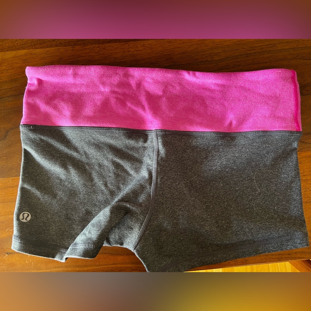 Lululemon size 8 spandex short